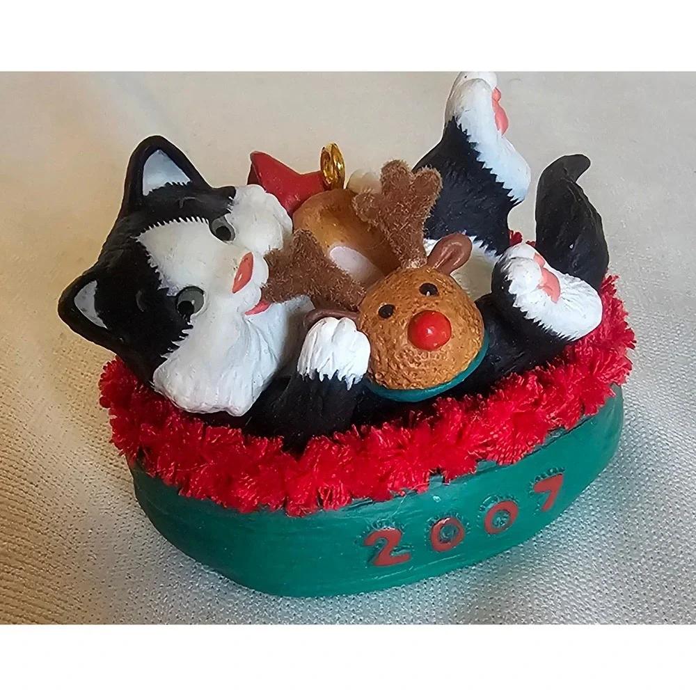 VTG Hallmark Keepsake 2007 Christmas Ornament Tuxedo Cat Reindeer Green Black